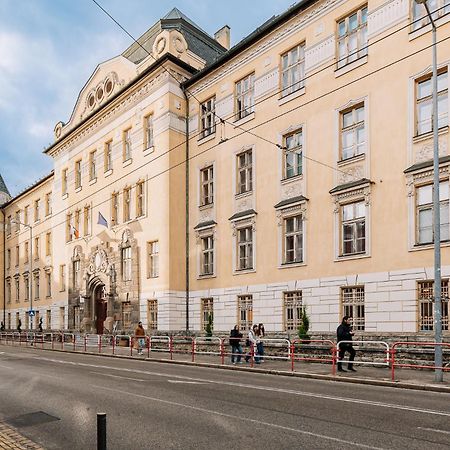 Skau 2 Old Town Family & Business Apartment 2 Floor Free Parking Bratislava Esterno foto