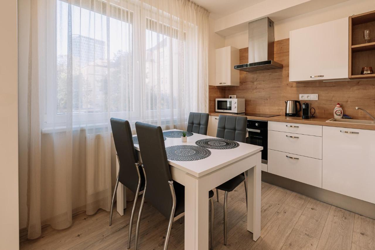 Skau 2 Old Town Family & Business Apartment 2 Floor Free Parking Bratislava Esterno foto
