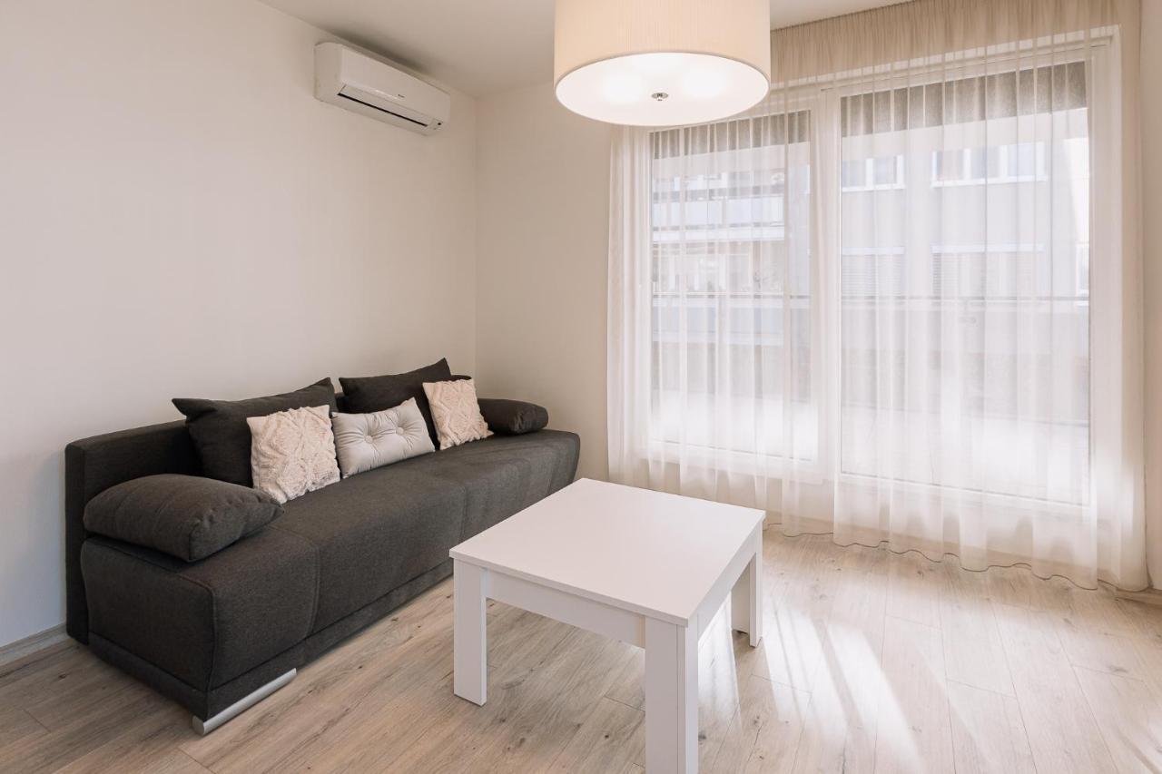 Skau 2 Old Town Family & Business Apartment 2 Floor Free Parking Bratislava Esterno foto