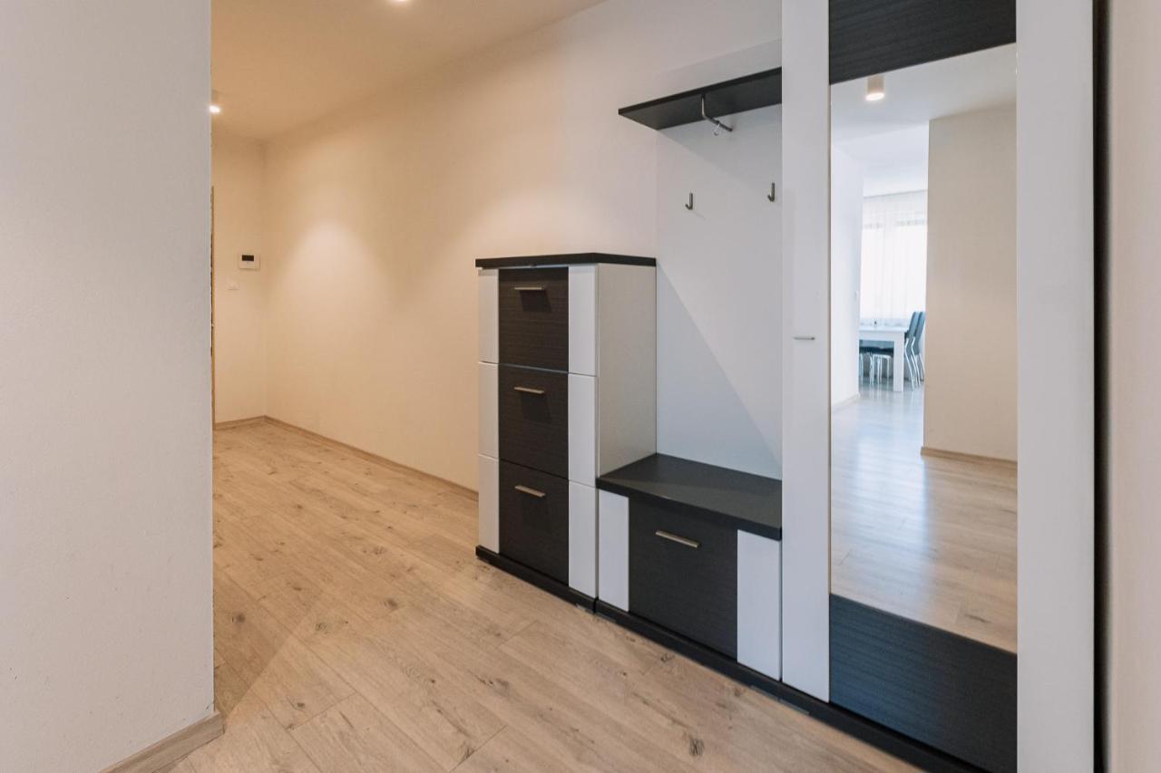 Skau 2 Old Town Family & Business Apartment 2 Floor Free Parking Bratislava Esterno foto
